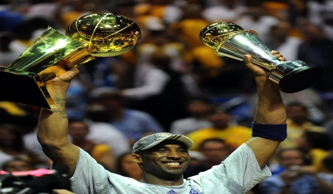 kobe bryant mvp trophy