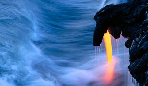 lava flowing from kilauea volcano hawaii